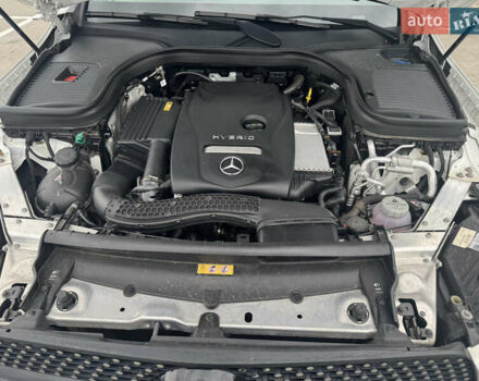 Белый Мерседес GLC-Class Coupe, объемом двигателя 2 л и пробегом 44 тыс. км за 61850 $, фото 23 на Automoto.ua