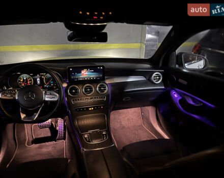 Белый Мерседес GLC-Class Coupe, объемом двигателя 2 л и пробегом 44 тыс. км за 61850 $, фото 26 на Automoto.ua