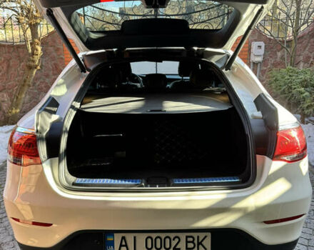 Белый Мерседес GLC-Class Coupe, объемом двигателя 1.95 л и пробегом 18 тыс. км за 59100 $, фото 7 на Automoto.ua