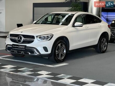 Білий Мерседес GLC-Class Coupe, об'ємом двигуна 1.99 л та пробігом 107 тис. км за 48454 $, фото 1 на Automoto.ua