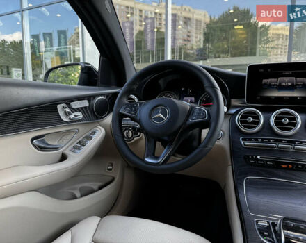 Черный Мерседес GLC-Class Coupe, объемом двигателя 2 л и пробегом 97 тыс. км за 38300 $, фото 41 на Automoto.ua