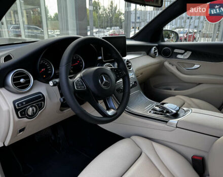 Черный Мерседес GLC-Class Coupe, объемом двигателя 2 л и пробегом 97 тыс. км за 38300 $, фото 22 на Automoto.ua
