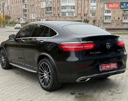 Черный Мерседес GLC-Class Coupe, объемом двигателя 2.2 л и пробегом 124 тыс. км за 38500 $, фото 2 на Automoto.ua