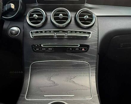 Черный Мерседес GLC-Class Coupe, объемом двигателя 1.99 л и пробегом 150 тыс. км за 44000 $, фото 4 на Automoto.ua
