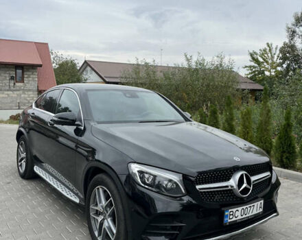 Чорний Мерседес GLC-Class Coupe, об'ємом двигуна 0 л та пробігом 130 тис. км за 39999 $, фото 1 на Automoto.ua