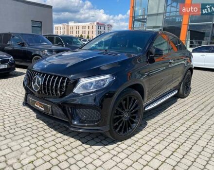 Черный Мерседес GLC-Class Coupe, объемом двигателя 3 л и пробегом 61 тыс. км за 55800 $, фото 2 на Automoto.ua