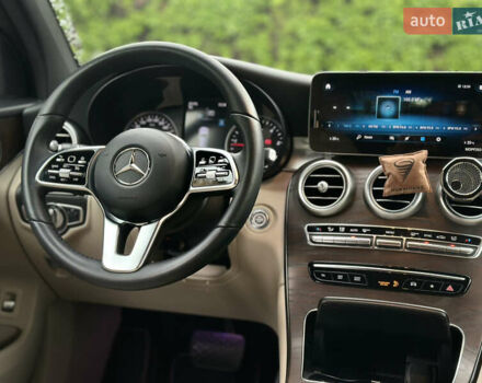 Черный Мерседес GLC-Class Coupe, объемом двигателя 1.95 л и пробегом 52 тыс. км за 45999 $, фото 25 на Automoto.ua