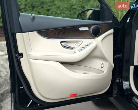 Черный Мерседес GLC-Class Coupe, объемом двигателя 1.95 л и пробегом 52 тыс. км за 45999 $, фото 18 на Automoto.ua