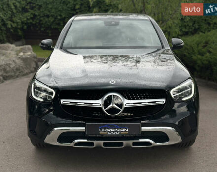 Черный Мерседес GLC-Class Coupe, объемом двигателя 1.95 л и пробегом 52 тыс. км за 45999 $, фото 3 на Automoto.ua