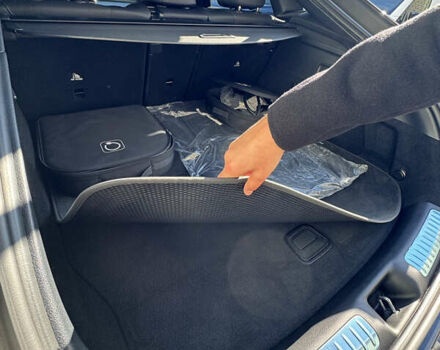 Мерседес GLC-Class Coupe 2024 у Києві на Automoto.ua Чорний Мерседес GLC-Class Coupe, об'ємом двигуна 2 л та пробігом 19 тис. км за 129999 $, фото 56 на Automoto.ua