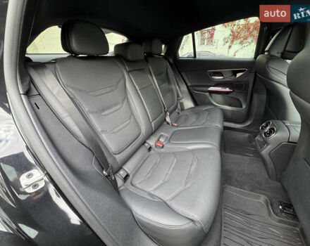 Мерседес GLC-Class Coupe 2024 у Києві на Automoto.ua Чорний Мерседес GLC-Class Coupe, об'ємом двигуна 2 л та пробігом 19 тис. км за 129999 $, фото 47 на Automoto.ua