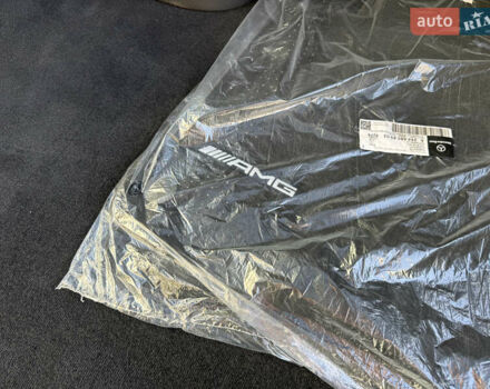 Мерседес GLC-Class Coupe 2024 у Києві на Automoto.ua Чорний Мерседес GLC-Class Coupe, об'ємом двигуна 2 л та пробігом 19 тис. км за 129999 $, фото 53 на Automoto.ua