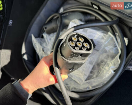 Мерседес GLC-Class Coupe 2024 у Києві на Automoto.ua Чорний Мерседес GLC-Class Coupe, об'ємом двигуна 2 л та пробігом 19 тис. км за 129999 $, фото 55 на Automoto.ua