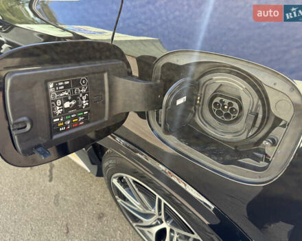 Мерседес GLC-Class Coupe 2024 у Києві на Automoto.ua Чорний Мерседес GLC-Class Coupe, об'ємом двигуна 2 л та пробігом 19 тис. км за 129999 $, фото 100 на Automoto.ua