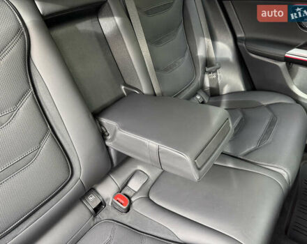 Мерседес GLC-Class Coupe 2024 у Києві на Automoto.ua Чорний Мерседес GLC-Class Coupe, об'ємом двигуна 2 л та пробігом 19 тис. км за 129999 $, фото 48 на Automoto.ua