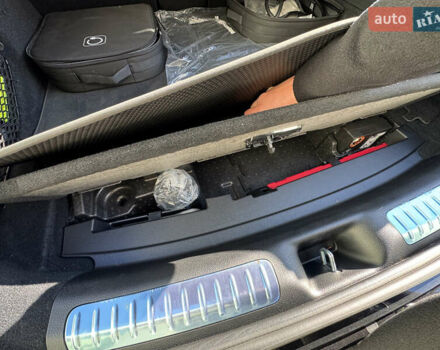 Мерседес GLC-Class Coupe 2024 у Києві на Automoto.ua Чорний Мерседес GLC-Class Coupe, об'ємом двигуна 2 л та пробігом 19 тис. км за 129999 $, фото 57 на Automoto.ua