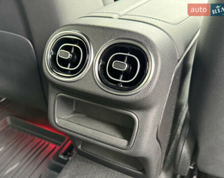 Мерседес GLC-Class Coupe 2024 у Києві на Automoto.ua Чорний Мерседес GLC-Class Coupe, об'ємом двигуна 2 л та пробігом 19 тис. км за 129999 $, фото 49 на Automoto.ua