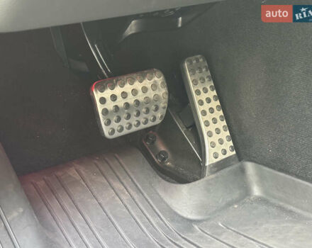 Мерседес GLC-Class Coupe 2024 у Києві на Automoto.ua Чорний Мерседес GLC-Class Coupe, об'ємом двигуна 2 л та пробігом 19 тис. км за 129999 $, фото 16 на Automoto.ua