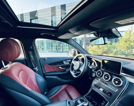Красный Мерседес GLC-Class Coupe, объемом двигателя 2.14 л и пробегом 65 тыс. км за 43000 $, фото 18 на Automoto.ua