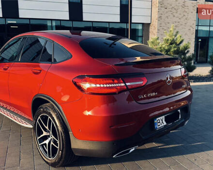 Красный Мерседес GLC-Class Coupe, объемом двигателя 2.14 л и пробегом 65 тыс. км за 43000 $, фото 11 на Automoto.ua