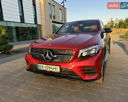 Красный Мерседес GLC-Class Coupe, объемом двигателя 2.14 л и пробегом 65 тыс. км за 43000 $, фото 3 на Automoto.ua