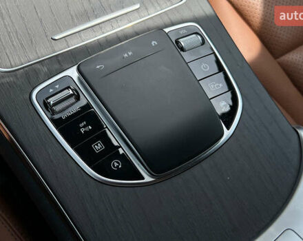 Червоний Мерседес GLC-Class Coupe, об'ємом двигуна 2 л та пробігом 77 тис. км за 65990 $, фото 25 на Automoto.ua