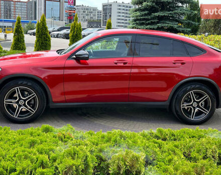 Червоний Мерседес GLC-Class Coupe, об'ємом двигуна 2 л та пробігом 77 тис. км за 65990 $, фото 3 на Automoto.ua