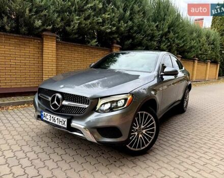 Серый Мерседес GLC-Class Coupe, объемом двигателя 1.99 л и пробегом 140 тыс. км за 37900 $, фото 2 на Automoto.ua