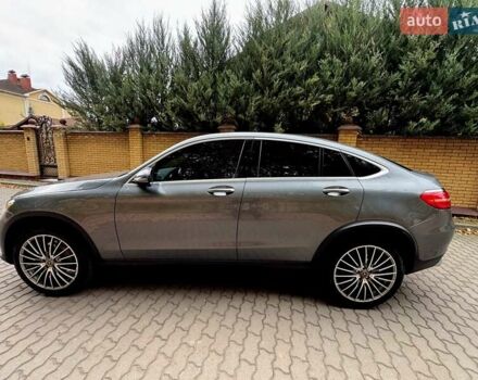Серый Мерседес GLC-Class Coupe, объемом двигателя 1.99 л и пробегом 140 тыс. км за 37900 $, фото 17 на Automoto.ua