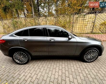 Серый Мерседес GLC-Class Coupe, объемом двигателя 1.99 л и пробегом 140 тыс. км за 37900 $, фото 16 на Automoto.ua
