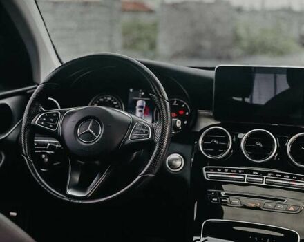 Серый Мерседес GLC-Class Coupe, объемом двигателя 2.14 л и пробегом 106 тыс. км за 39500 $, фото 30 на Automoto.ua