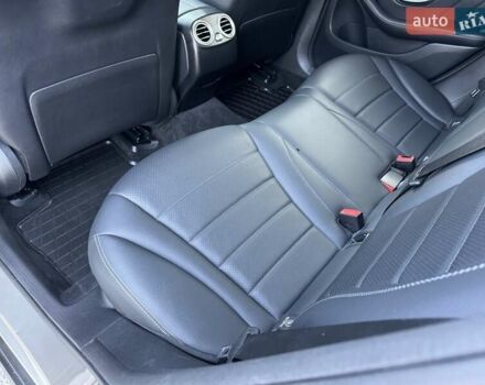 Сірий Мерседес GLC-Class Coupe, об'ємом двигуна 1.99 л та пробігом 120 тис. км за 35900 $, фото 74 на Automoto.ua