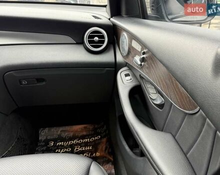 Серый Мерседес GLC-Class Coupe, объемом двигателя 1.99 л и пробегом 120 тыс. км за 35900 $, фото 61 на Automoto.ua