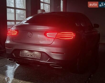 Серый Мерседес GLC-Class Coupe, объемом двигателя 1.99 л и пробегом 120 тыс. км за 35900 $, фото 4 на Automoto.ua