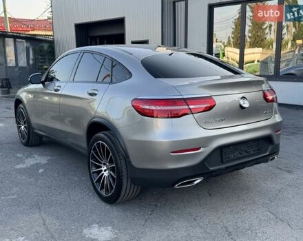 Сірий Мерседес GLC-Class Coupe, об'ємом двигуна 1.99 л та пробігом 120 тис. км за 35900 $, фото 39 на Automoto.ua
