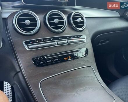 Сірий Мерседес GLC-Class Coupe, об'ємом двигуна 1.99 л та пробігом 120 тис. км за 35900 $, фото 96 на Automoto.ua