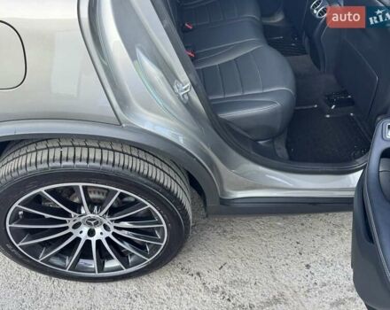Сірий Мерседес GLC-Class Coupe, об'ємом двигуна 1.99 л та пробігом 120 тис. км за 35900 $, фото 22 на Automoto.ua