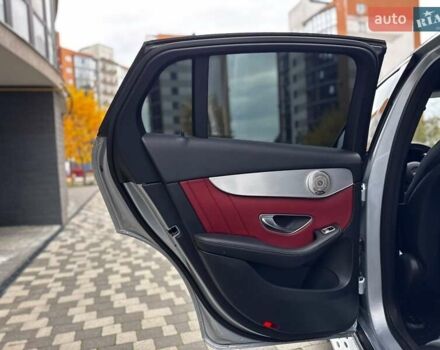 Сірий Мерседес GLC-Class Coupe, об'ємом двигуна 1.99 л та пробігом 97 тис. км за 45200 $, фото 69 на Automoto.ua