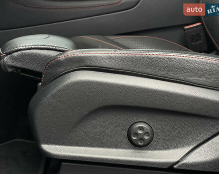 Серый Мерседес GLC-Class Coupe, объемом двигателя 3 л и пробегом 10 тыс. км за 69999 $, фото 25 на Automoto.ua