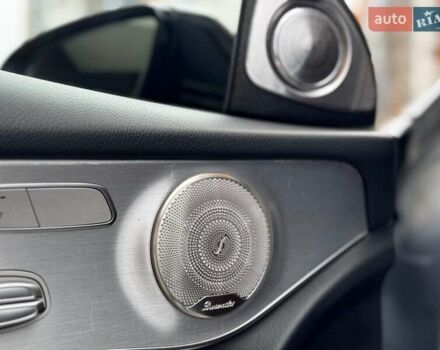 Сірий Мерседес GLC-Class Coupe, об'ємом двигуна 1.99 л та пробігом 97 тис. км за 45200 $, фото 60 на Automoto.ua