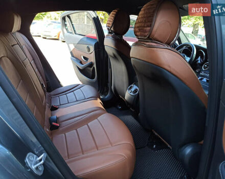 Серый Мерседес GLC-Class Coupe, объемом двигателя 2 л и пробегом 51 тыс. км за 53500 $, фото 7 на Automoto.ua