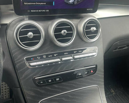 Серый Мерседес GLC-Class Coupe, объемом двигателя 1.95 л и пробегом 71 тыс. км за 57900 $, фото 16 на Automoto.ua