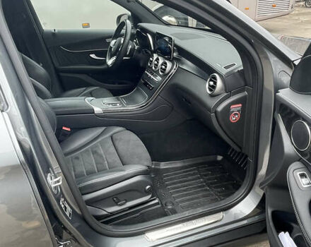 Серый Мерседес GLC-Class Coupe, объемом двигателя 1.95 л и пробегом 71 тыс. км за 57900 $, фото 3 на Automoto.ua