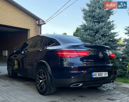 Синій Мерседес GLC-Class Coupe, об'ємом двигуна 0 л та пробігом 77 тис. км за 49600 $, фото 1 на Automoto.ua