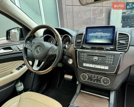Белый Мерседес GLE-Class Coupe, объемом двигателя 3 л и пробегом 148 тыс. км за 36500 $, фото 17 на Automoto.ua