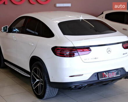Белый Мерседес GLE-Class Coupe, объемом двигателя 3 л и пробегом 327 тыс. км за 41900 $, фото 24 на Automoto.ua