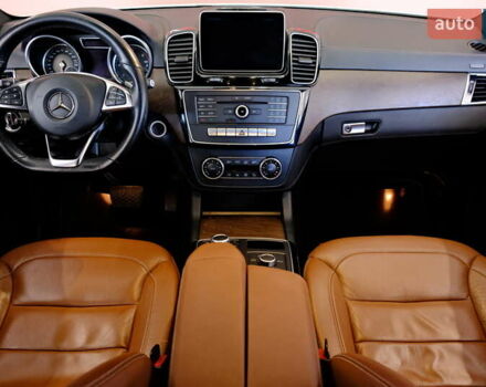 Белый Мерседес GLE-Class Coupe, объемом двигателя 3 л и пробегом 327 тыс. км за 41900 $, фото 58 на Automoto.ua