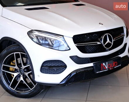 Белый Мерседес GLE-Class Coupe, объемом двигателя 3 л и пробегом 327 тыс. км за 41900 $, фото 16 на Automoto.ua