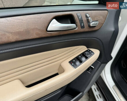 Белый Мерседес GLE-Class Coupe, объемом двигателя 3 л и пробегом 148 тыс. км за 36500 $, фото 16 на Automoto.ua