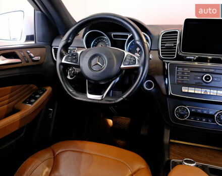 Белый Мерседес GLE-Class Coupe, объемом двигателя 3 л и пробегом 327 тыс. км за 41900 $, фото 59 на Automoto.ua